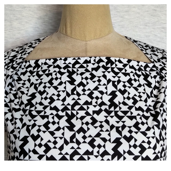 Kate Spade Saturday Geometric Print Short Sleeve Top - Picture 2 of 6